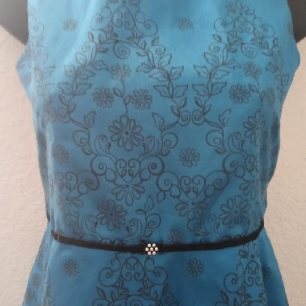 Fun Spring Dress - Picture 3 of 6